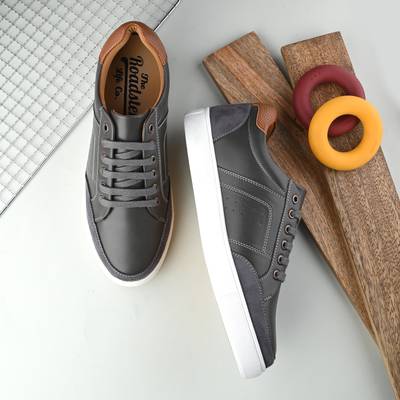 Roadster sneakers store
