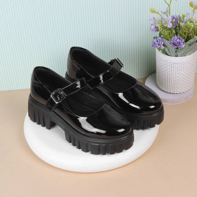 MOCHI Slip On Sneakers For Women(Black , 6)