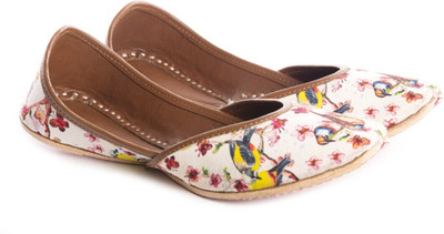 Azzra Women's Leather Juttis Bite and Pinch Free Jutis for Women Casuals For Women(Multicolor , 4)