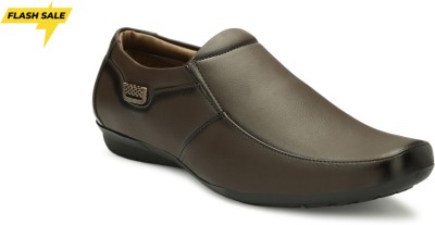 Mark Range Premium Looking|Outdoor|Light Weight|Comfortable|Trendy|Synthetic Leather Casuals For Men(Brown , 6)