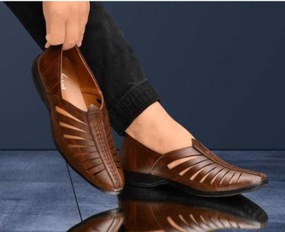 VINET Casuals For Men(Black , 6)