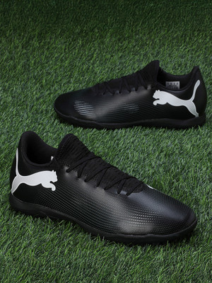 PUMA FUTURE 7 PLAY TT Football Shoes For Men(Black , 10)
