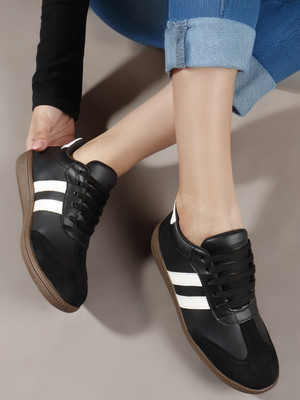 Roadster Women Mesh Casual Sneakers For Women(Black , 7)