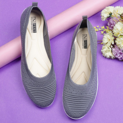 Tryfeet Active Wear Fabulous Mesh Breathable Sporty Walking Shoes For Women(Grey , 8)