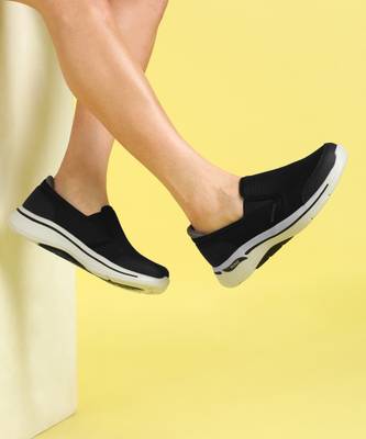 Skechers go walk 2025 4 mens yellow