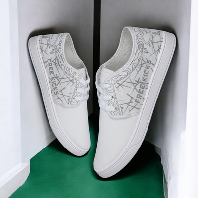 Free Kicks FK-601String Off White Dailywear Casuals For Men(Off White , 8)