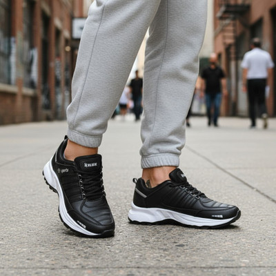 Hilux Training & Gym Shoes For Men(Black , 10)