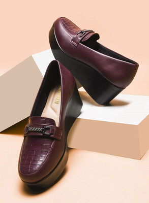 KILLER Black Loafers For Women Loafers For Women(Maroon , 3)