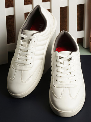 Roadster Lightweight Laceup Casual Sneaker Sneakers For Men(White , 9)