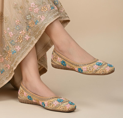 R N COLLECTION Bellies For Women(Multicolor , 6)