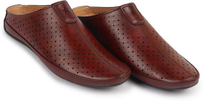 FAUSTO Ethnic Wedding Party Back Open Laser Cut Design Juttis and Mojaris For Men(Maroon , 7)