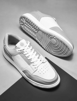 HRX by Hrithik Roshan Casuals For Men(White, Grey , 8)