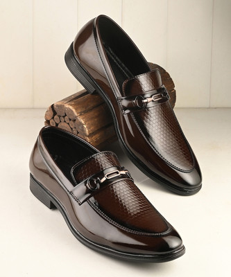 MACTREE Slip On For Men(Brown , 6)