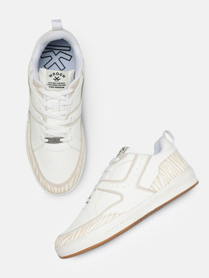 WROGN Sneakers For Men(White , 6)