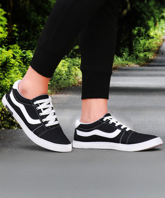 World Wear Footwear Exclusive Affordable Collection of Trendy & Stylish Casual Sneakers Shoes Sneakers For Men(Black , 8)