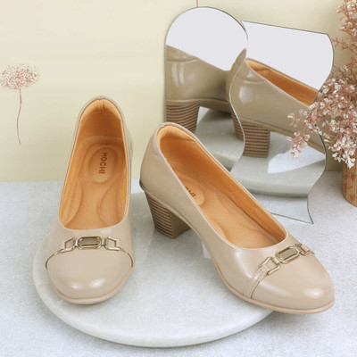MOCHI Slip On For Women(Beige , 4)