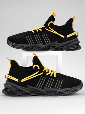 RapidBox Stylish & Trendy Sneakers For Men(Black, Yellow , 9)