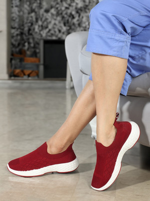 CARLTON LONDON Women Woven Design Lightweight Slip On Sneakers Slip On Sneakers For Women(Maroon , 5)