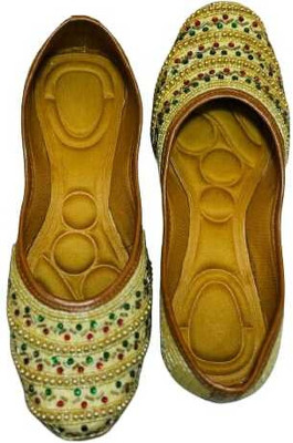 AOM Classic Punjabi Jutti & Mojari Party Wear For Women(Multicolor , 8)