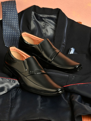 SiR CORBETT Slip On For Men(Black , 8)