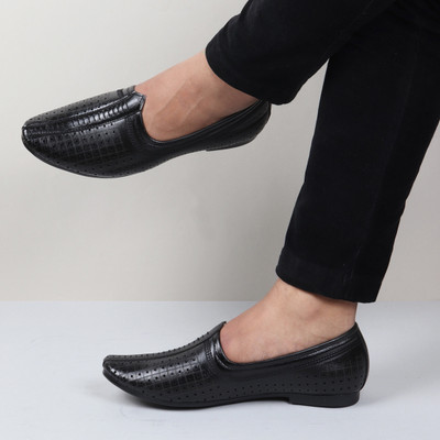 FAUSTO Laser Cut Design Stitched Ethnic Party Slip On Juttis and Mojaris For Men(Black , 9)