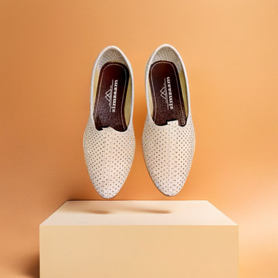 itachi Mens White Dot Ethnic / Juttis / Mojaris For Men(White , 10)