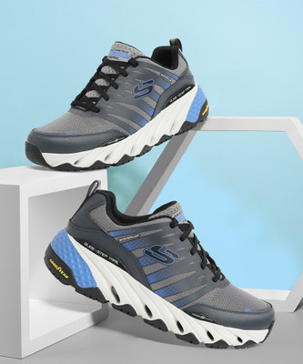 Skechers GLIDE-STEP TRAIL Sneakers For Men(Grey , 6)