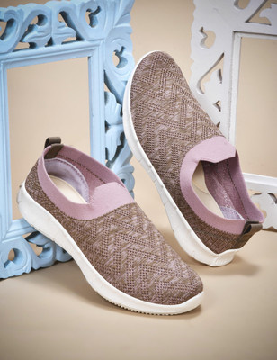 Pu-Pine ALLEN Walking Shoes For Women(Brown , 6)