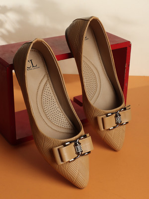 CARLTON LONDON Women's Pointed Toe Textured Ballet Flats with Bows Bellies For Women(Camel , 5)