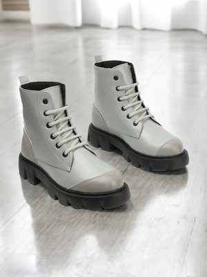 Roadster Roadster Women Regular Boots Running Shoes For Women(Grey , 8)