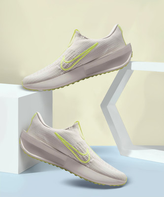 NIKE Interact Run EasyOn SE Running Shoes For Women(Beige , 4.5)