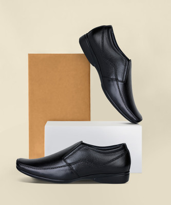LIBERTY Hol-11 Slip On For Men(Black , 6.5)