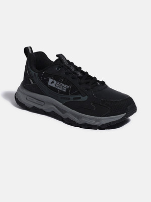 Xtep Xtep Outdoor Sneakers for Men Casuals For Men(Black , 8.5)