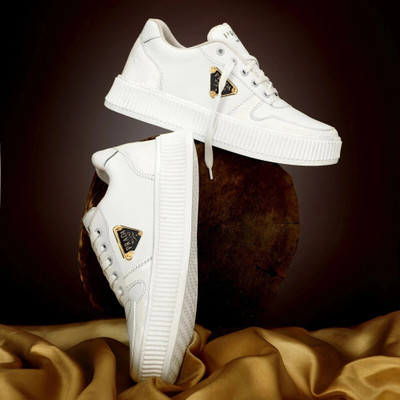 Ulazo Stylish Partywear Outdoor Trending Good Looking Fancy Canvas Sneakers For Men(White , 9)