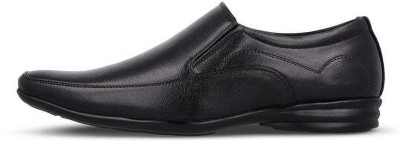 WALKAROO Slip On For Men(Black , 7)