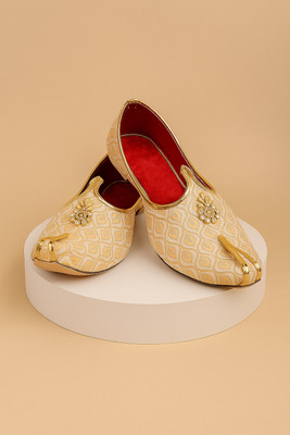 Countless Steps Wedding Juttis For Men Party Wear For Men(Beige , 11)