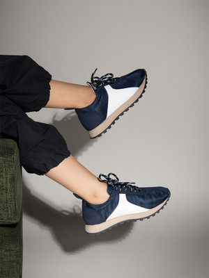 Theater Theater Women Seoul Navy and White Sneakers Sneakers For Women(Navy, White , 4)