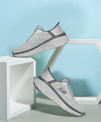 Skechers Skechers SLIP-INS RF: D'LUX WALKER 2.0 - REZINATE Casual Sneakers for Mens Sneakers For Men(Grey , 10)