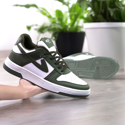 ROASTER Light weight classy sneakers shoes for men Sneakers For Men(White , 10)