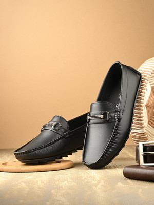 Roadster Premium Stitched Detailing Flexible Loafers For Men(Black , 6)