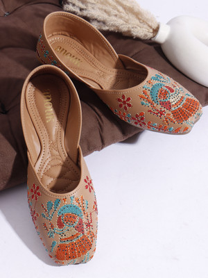 ANOUK ANOUK Women Bellies, Embroidered Punjabi Traditional Jutti/Mojari for Girls Bellies For Women(Tan , 7)