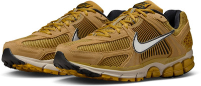 NIKE Zoom Vomero 5 Sneakers For Men(Brown , 11)