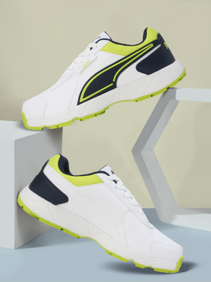 PUMA Cricket Strike Cricket Shoes For Men(White , 7)