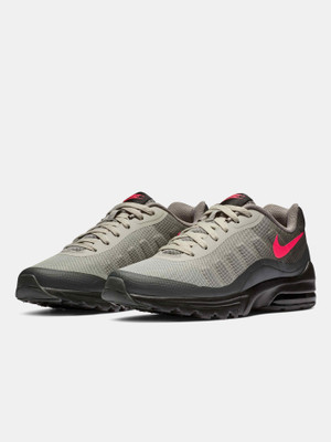 NIKE Air Max Invigor Sneakers For Men(Grey , 11)