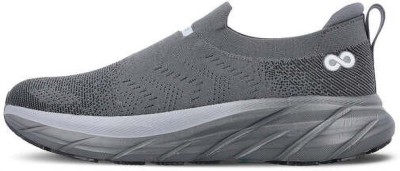 WALKAROO Training & Gym Shoes For Men(Grey , 9)