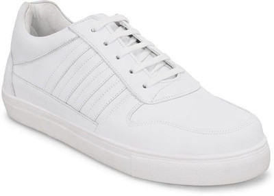 MATR LIFESTYLE MATR Luxe Street Men’s White Leather Lace-Up Sneakers Sneakers For Men(White , 10)