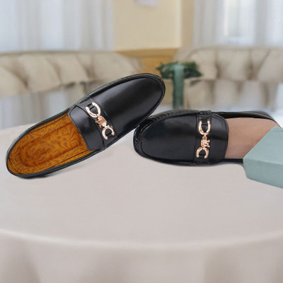 MADHUVIMAL Nubuck Loafer Loafers For Men(Black , 6)