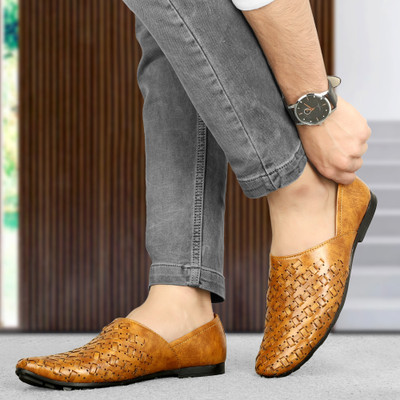 VON HUETTE Traditional Jutis For Men Mojaris For Men Nagra For Men Casuals For Men Jutis For Men(Tan , 7)