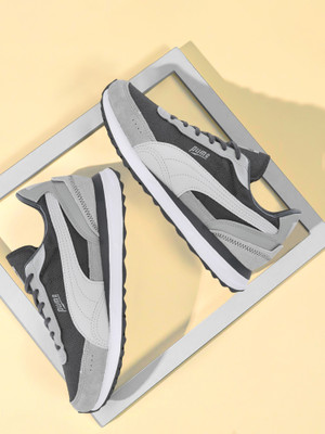 PUMA Road Rider Lux Sneakers For Men(Grey , 11)