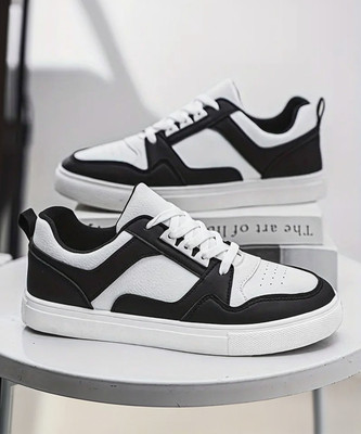lejano Sneakers For Men(Black, White , 6)